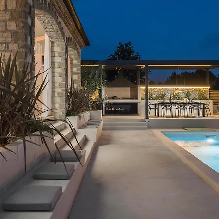Amazing In With Jacuzzi * Cabrunici