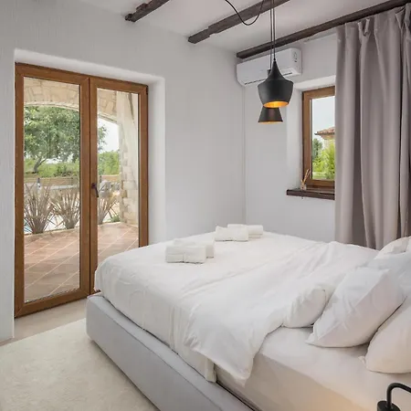 Amazing In With Jacuzzi