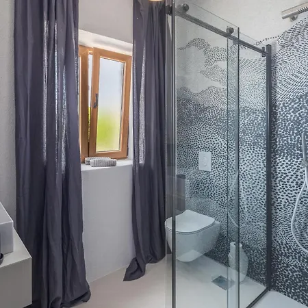 Feriehus Amazing In With Jacuzzi