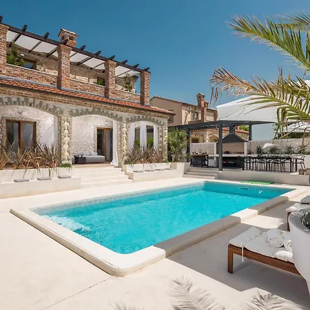 Amazing In With Jacuzzi Feriehus *