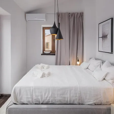 Amazing In With Jacuzzi